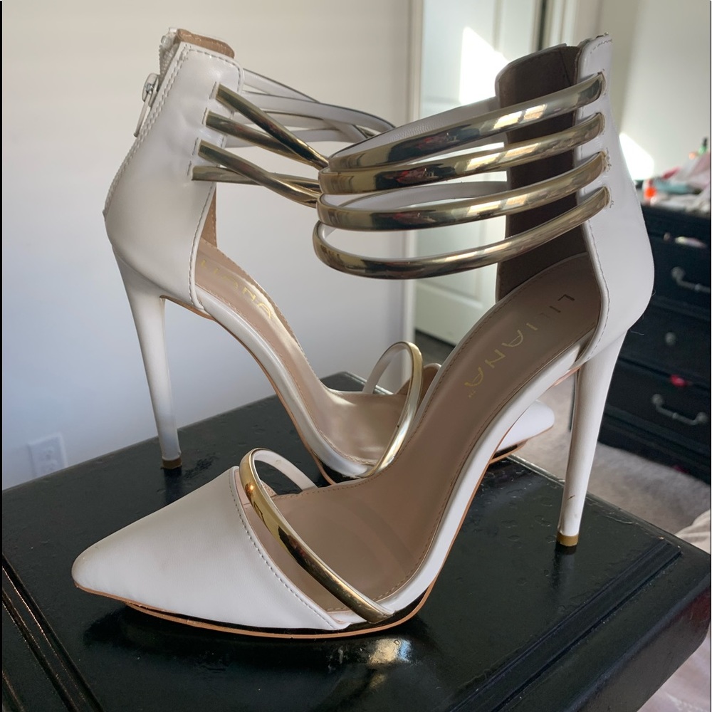🎊Heels 🎊 White with Gold Trim